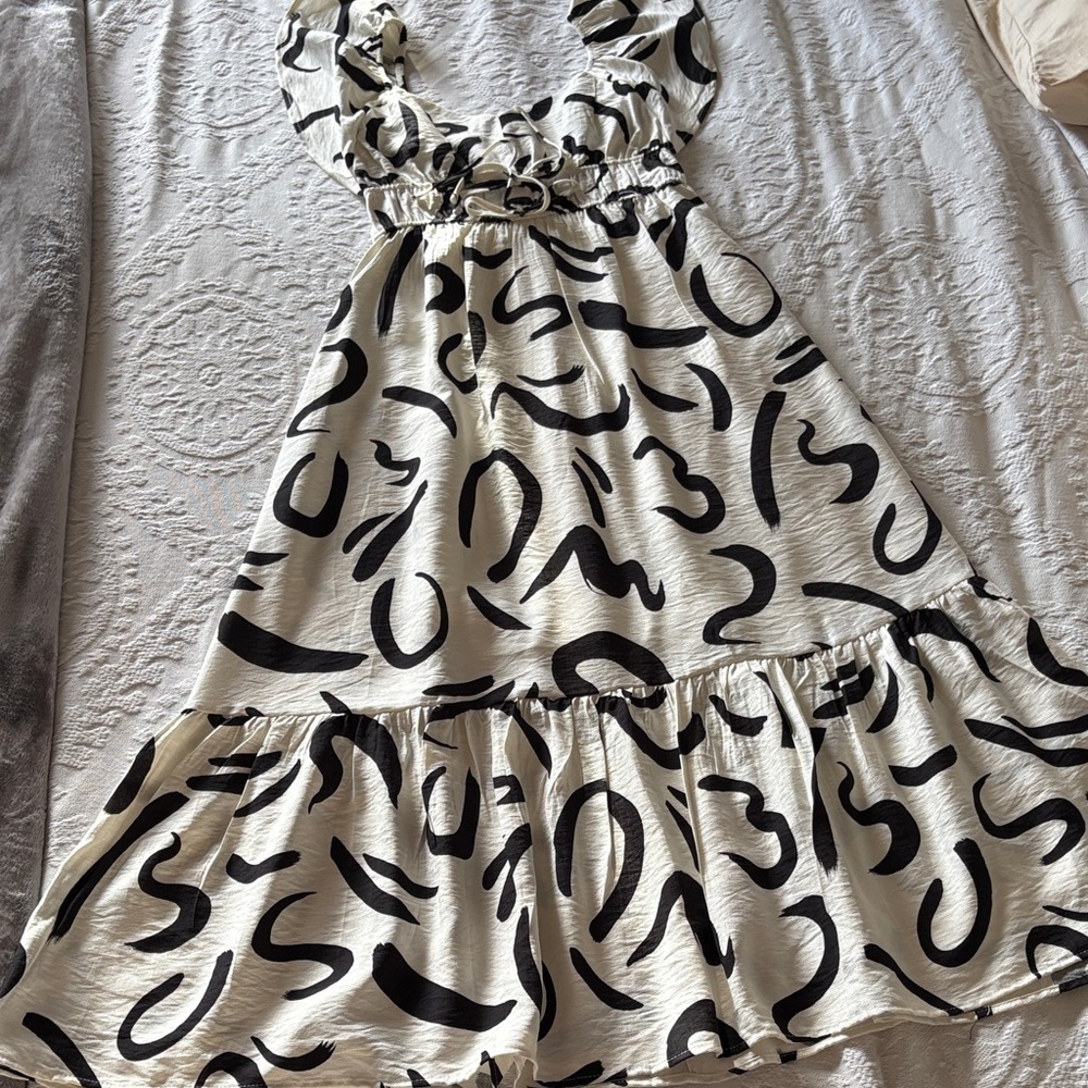 Blu Pepper Geo Print Flutter Stylish Midi Black&White (cream) Dress BNWOT M